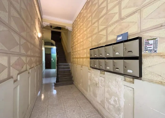 Bebarceloner Sants Apartments - 2 Bedrooms